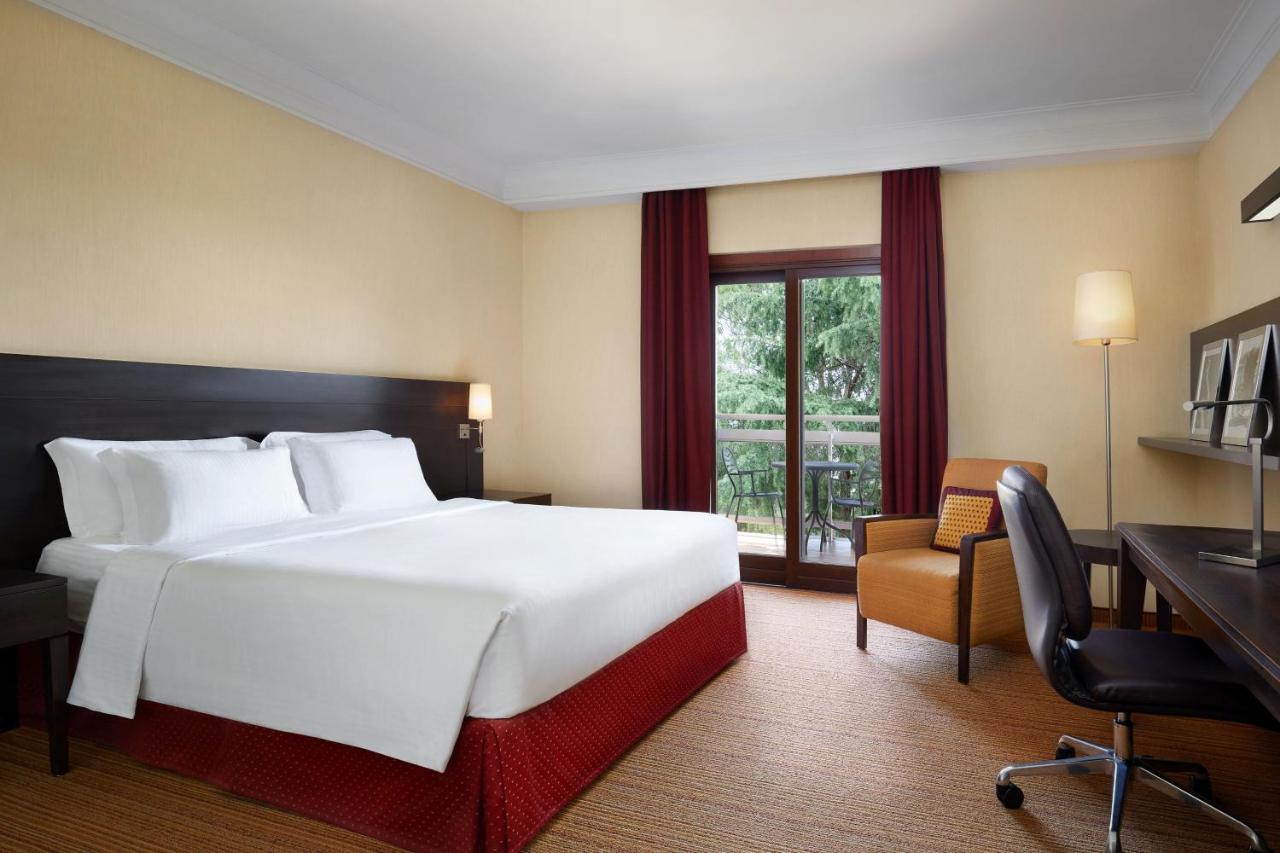 Courtyard By Marriott Rome Central Park Екстер'єр фото