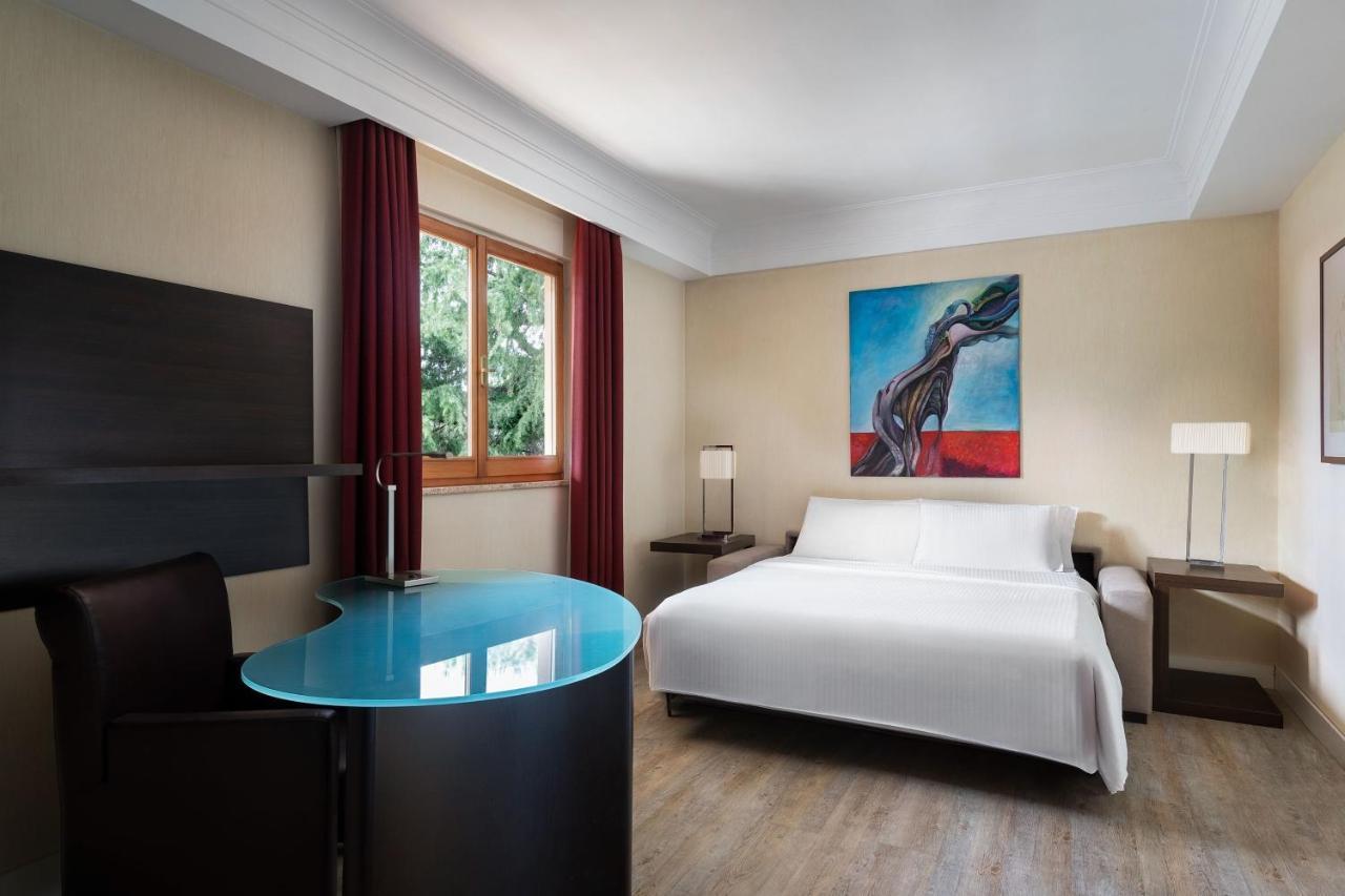 Courtyard By Marriott Rome Central Park Екстер'єр фото