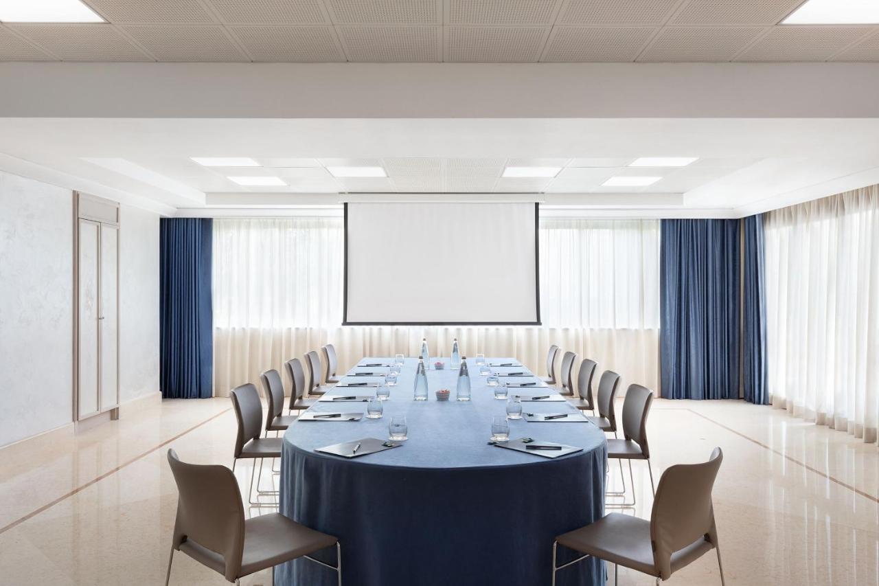Courtyard By Marriott Rome Central Park Екстер'єр фото