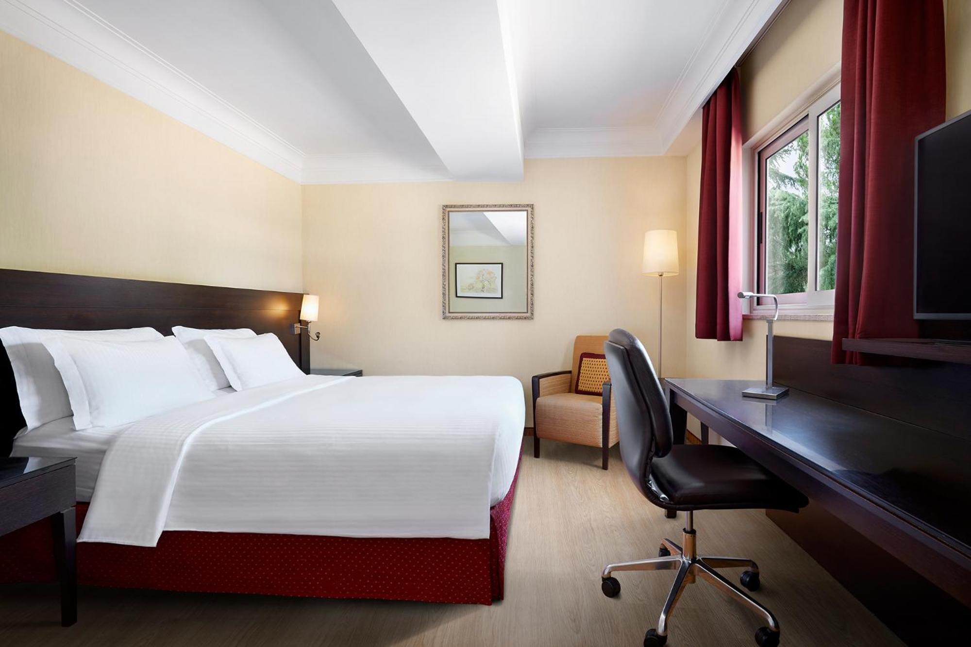 Courtyard By Marriott Rome Central Park Екстер'єр фото