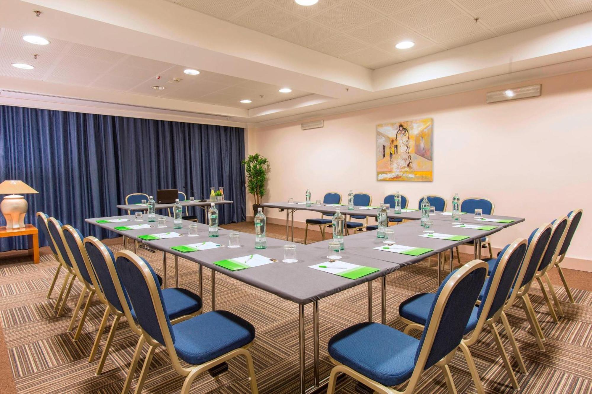 Courtyard By Marriott Rome Central Park Екстер'єр фото