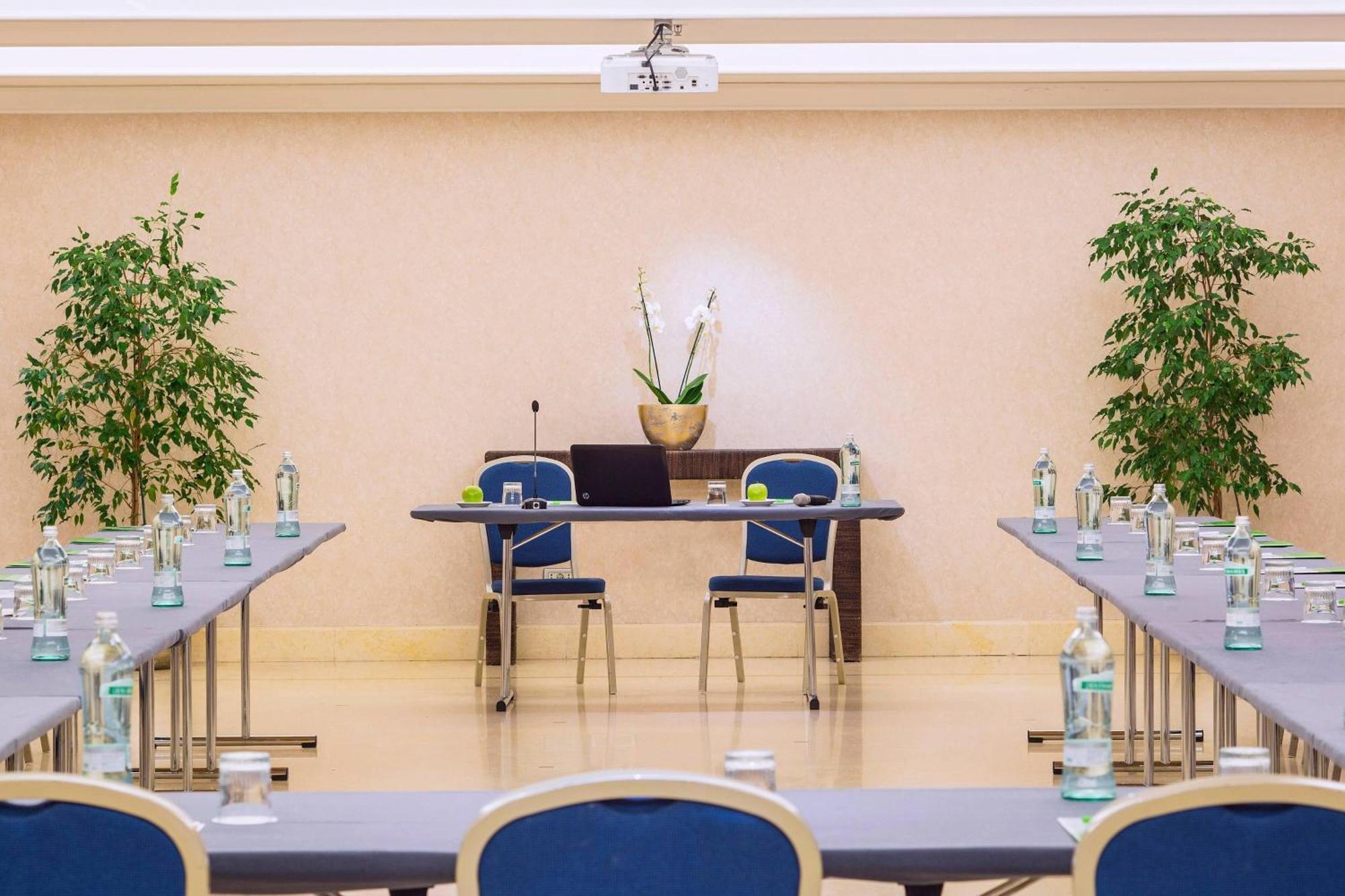 Courtyard By Marriott Rome Central Park Екстер'єр фото