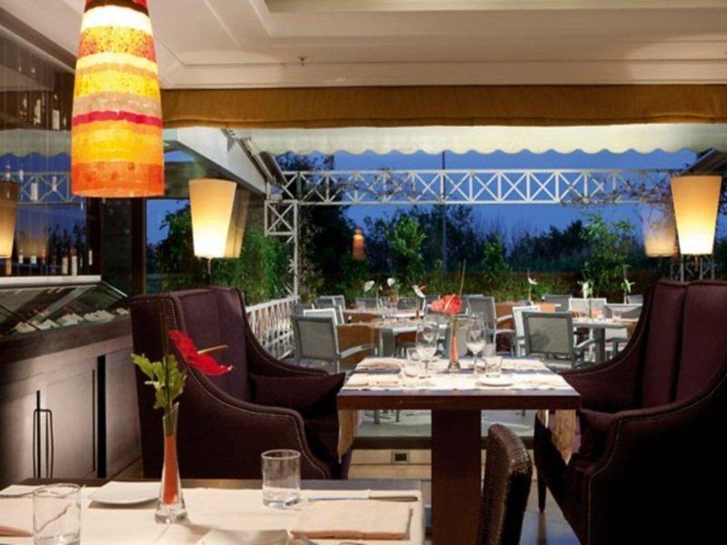 Courtyard By Marriott Rome Central Park Екстер'єр фото